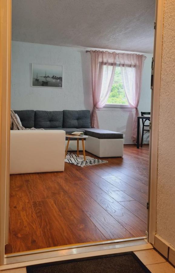 Apartmani 'Cvit' Karlobag Exterior photo